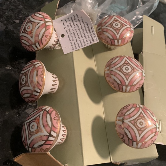 🎉🎉HP🎉12 ceramic drawer pulls/ knobs light pink/rose/white with metallic gold - Picture 6 of 12